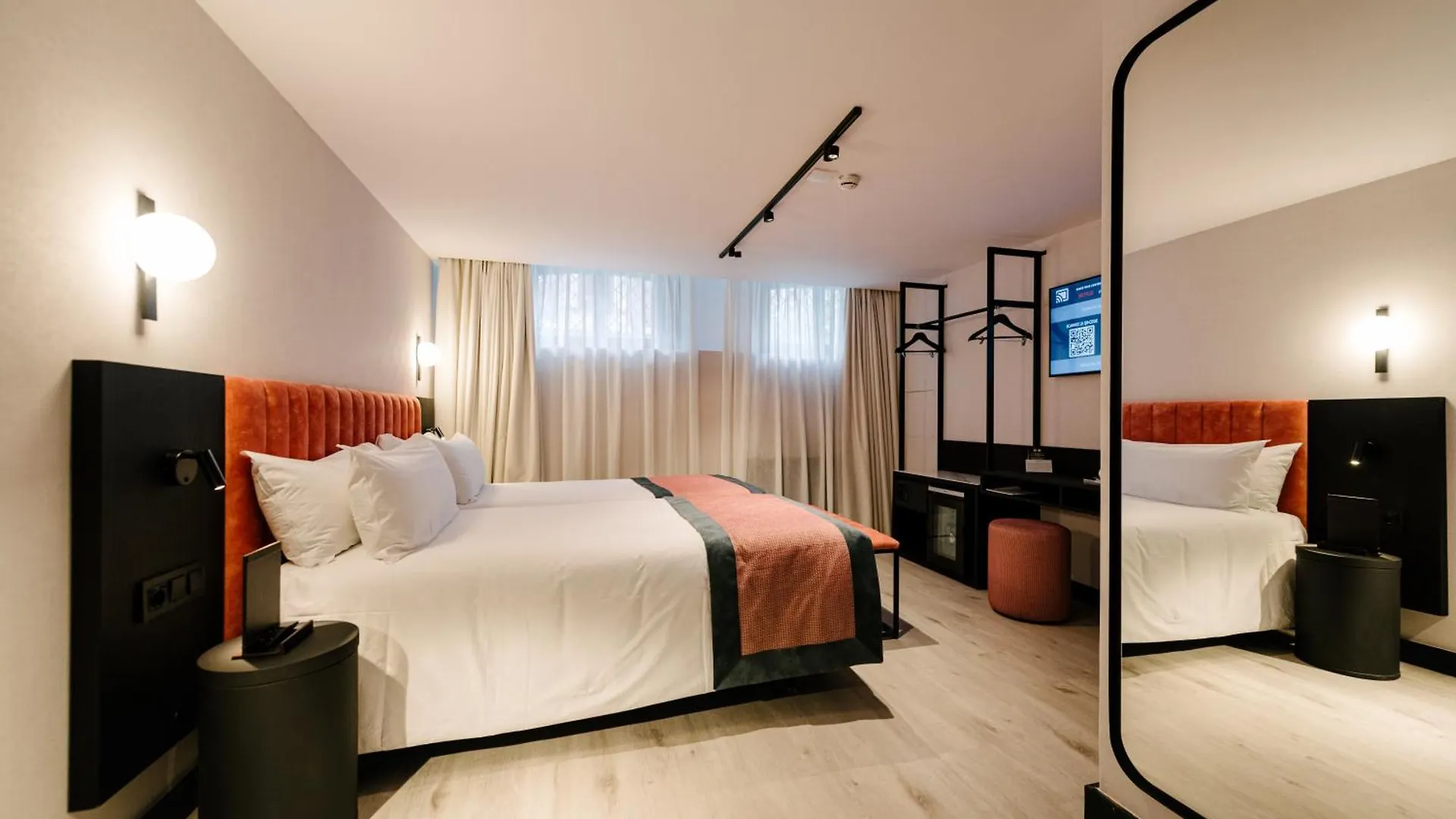Catalonia Vondel Amsterdam Hotel 4*,  Nederland