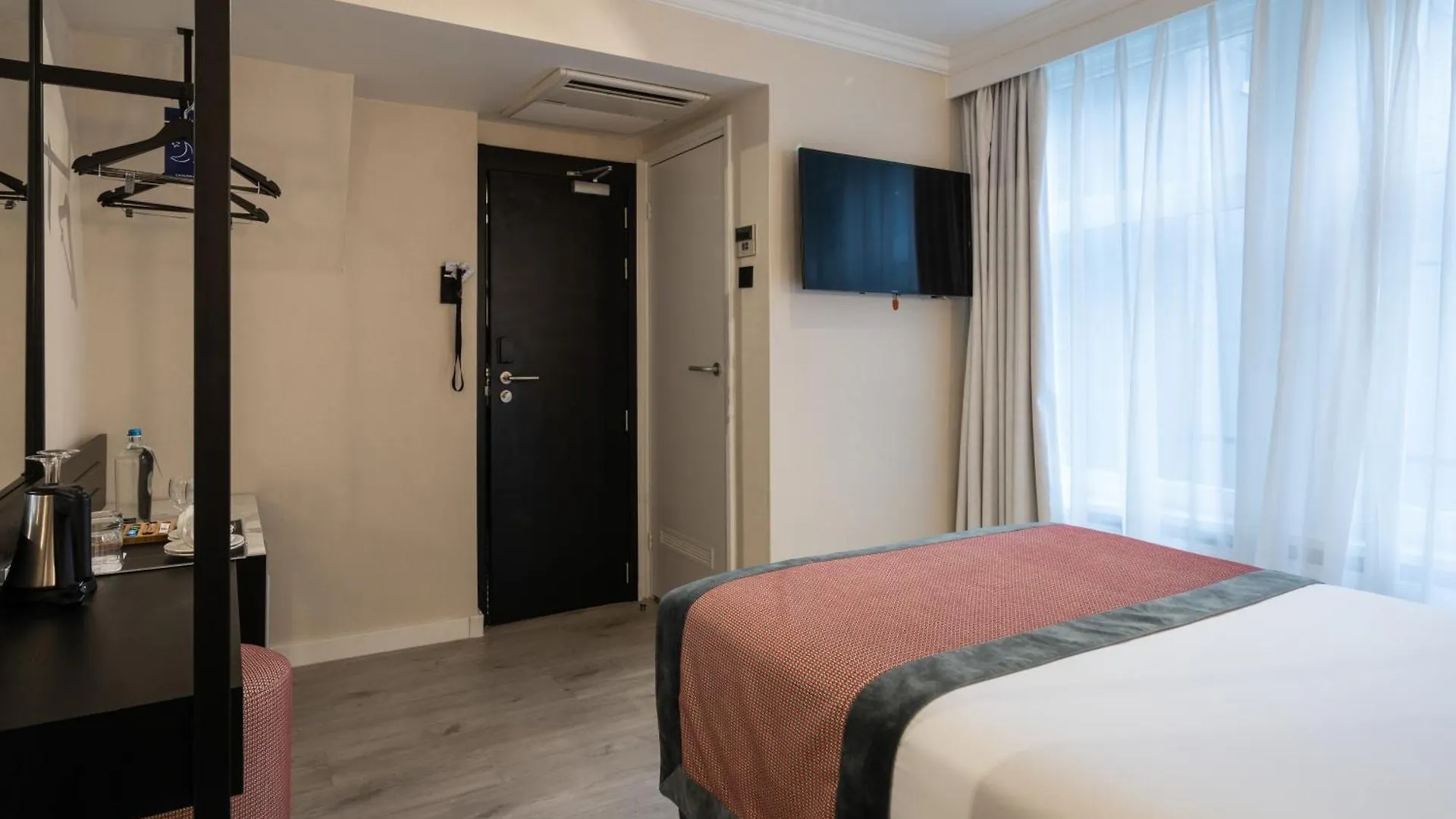 Catalonia Vondel Amsterdam Hotel 4*,  Nederland