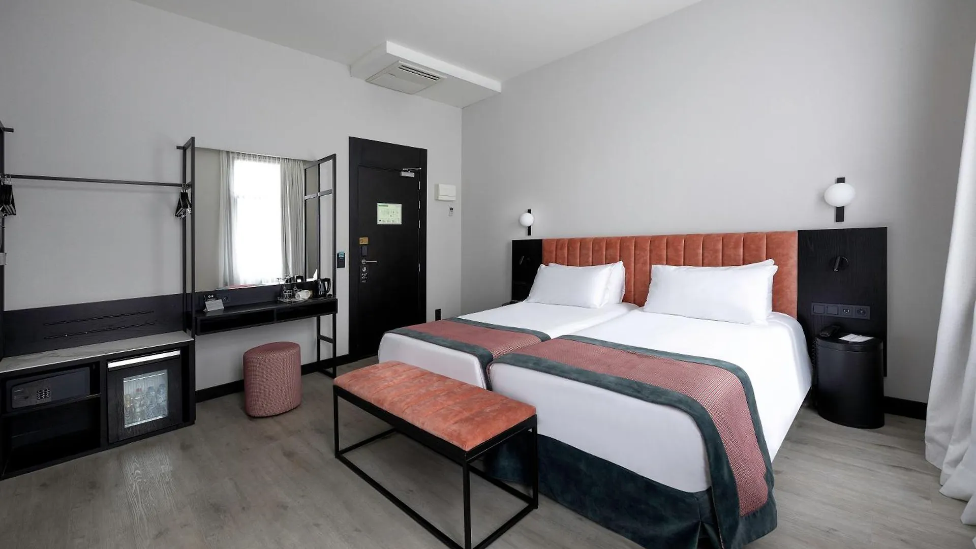 Catalonia Vondel Amsterdam Hotel
