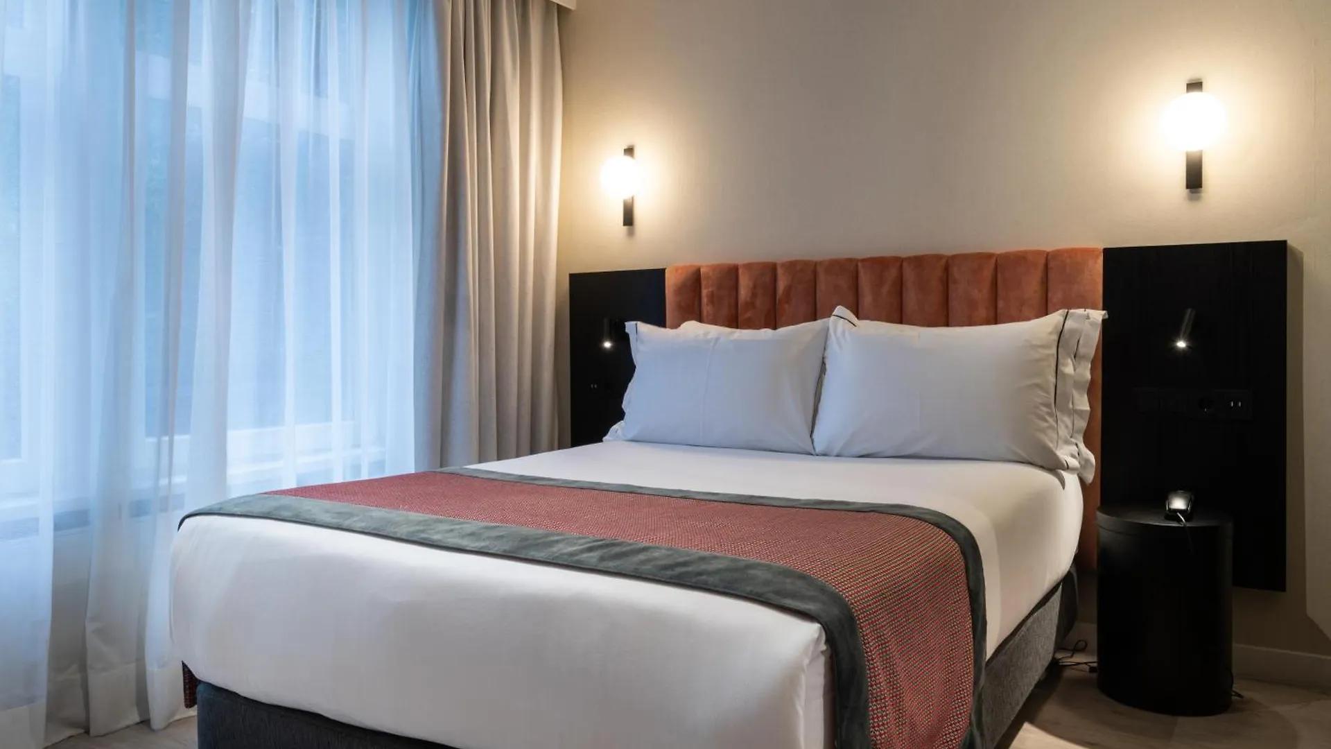 Catalonia Vondel Amsterdam Otel